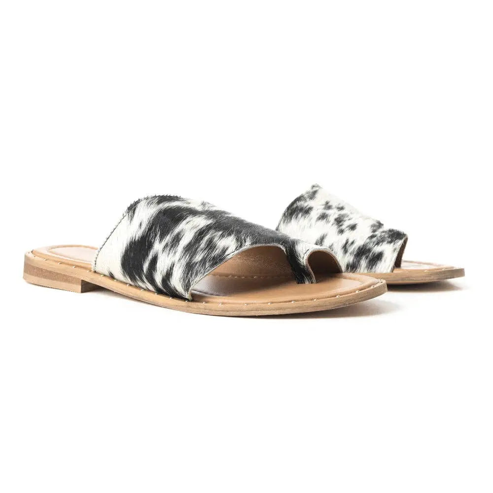 Kimmee Trail Sandal In Black and White - Imperfectly Perfect Boutique