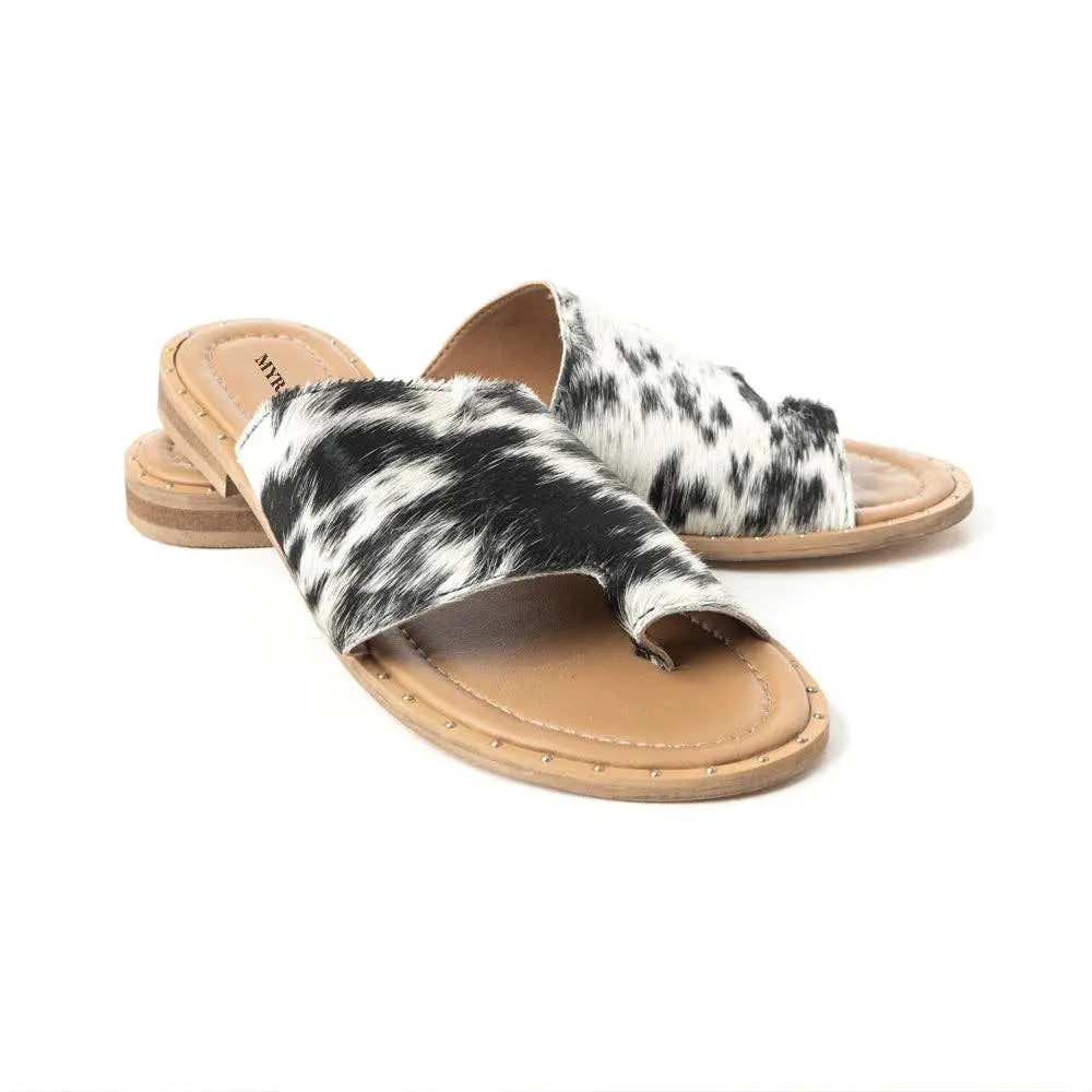 Kimmee Trail Sandal In Black and White - Imperfectly Perfect Boutique