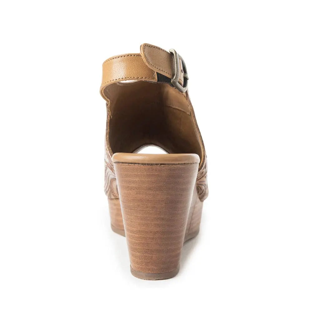 Mila's Trail Sandals In Brown - Imperfectly Perfect Boutique